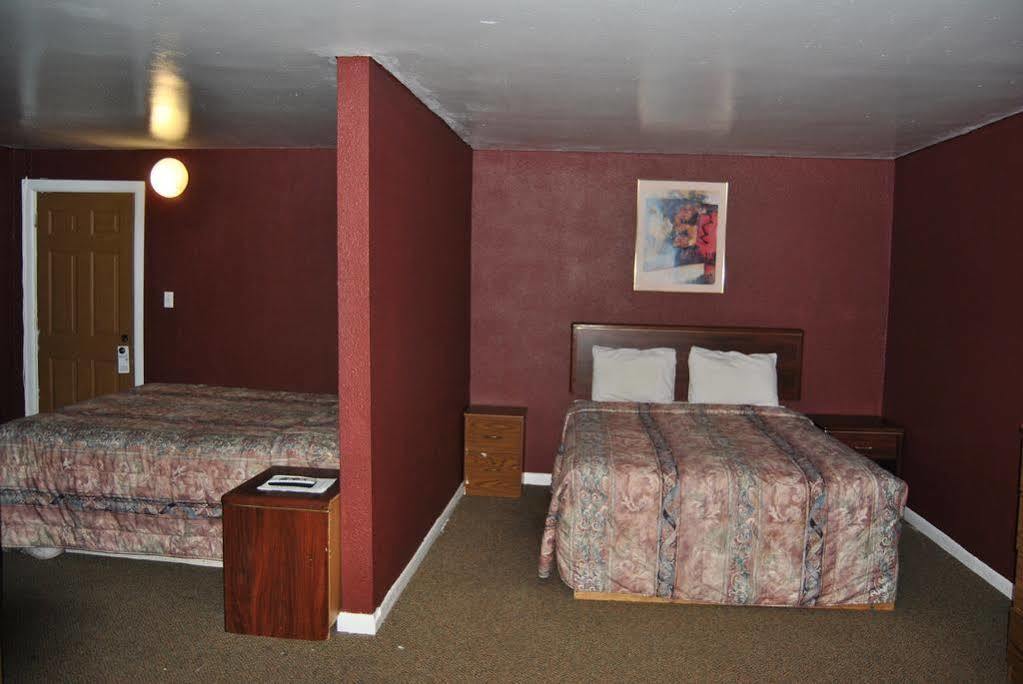 Relax Inn Of Medford Exterior foto