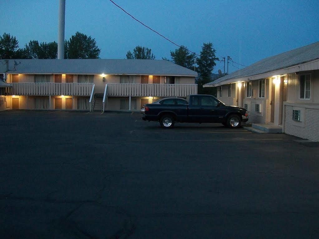 Relax Inn Of Medford Exterior foto
