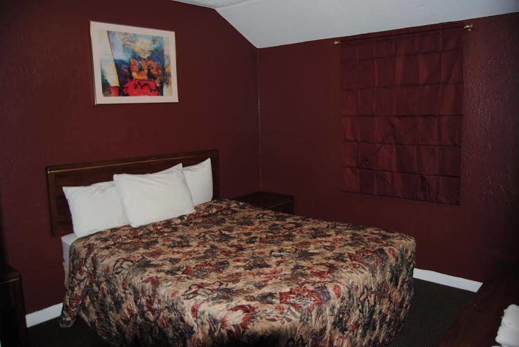 Relax Inn Of Medford Exterior foto